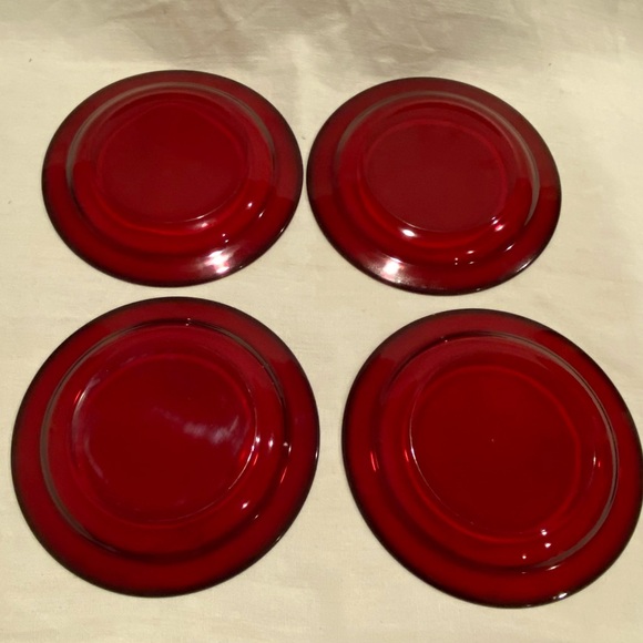 Vintage 4 glass plate set - ruby red colored. Great for 
Christmas table setting - Picture 4 of 6